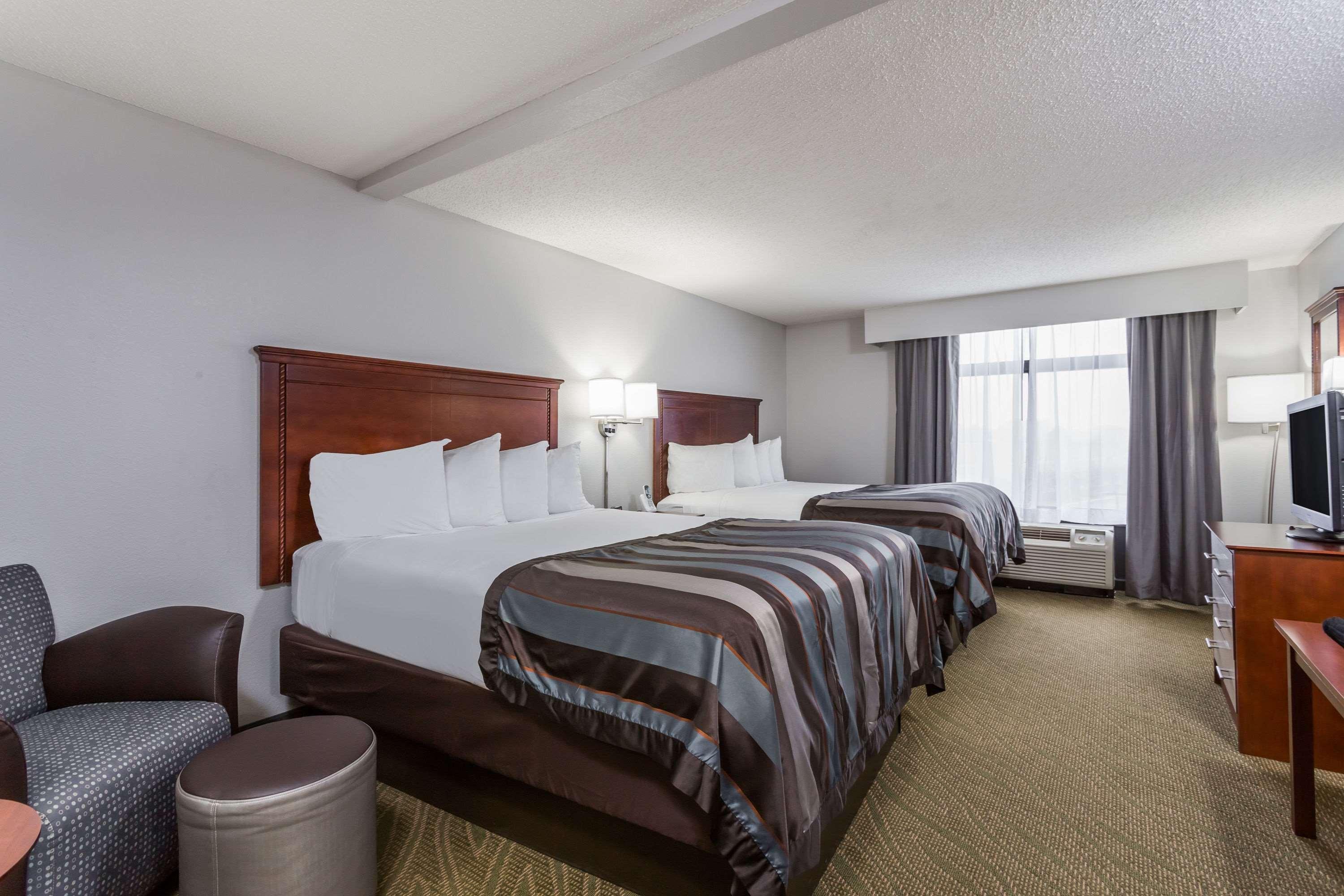 Wingate By Wyndham Chesapeake Hotel Exterior photo