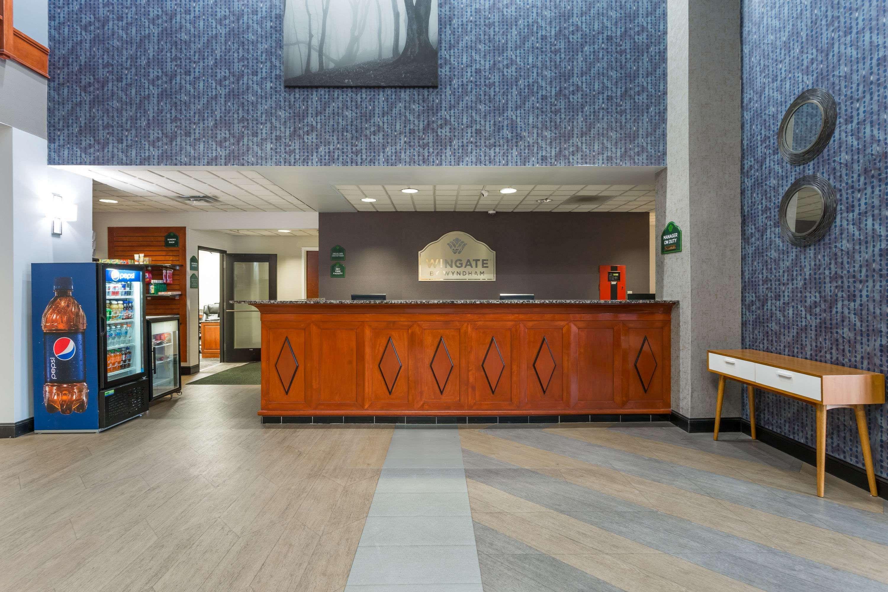 Wingate By Wyndham Chesapeake Hotel Exterior photo