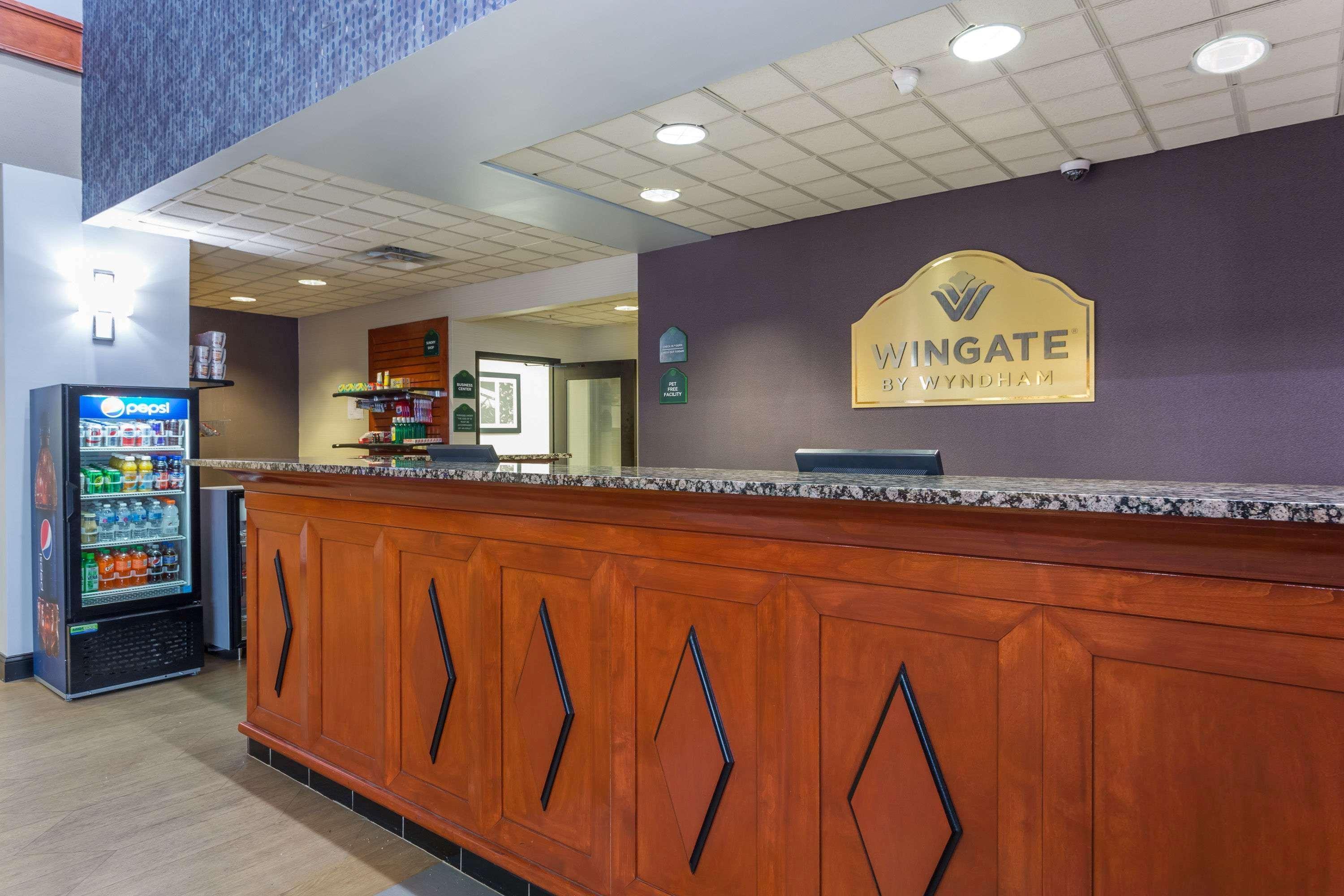 Wingate By Wyndham Chesapeake Hotel Exterior photo
