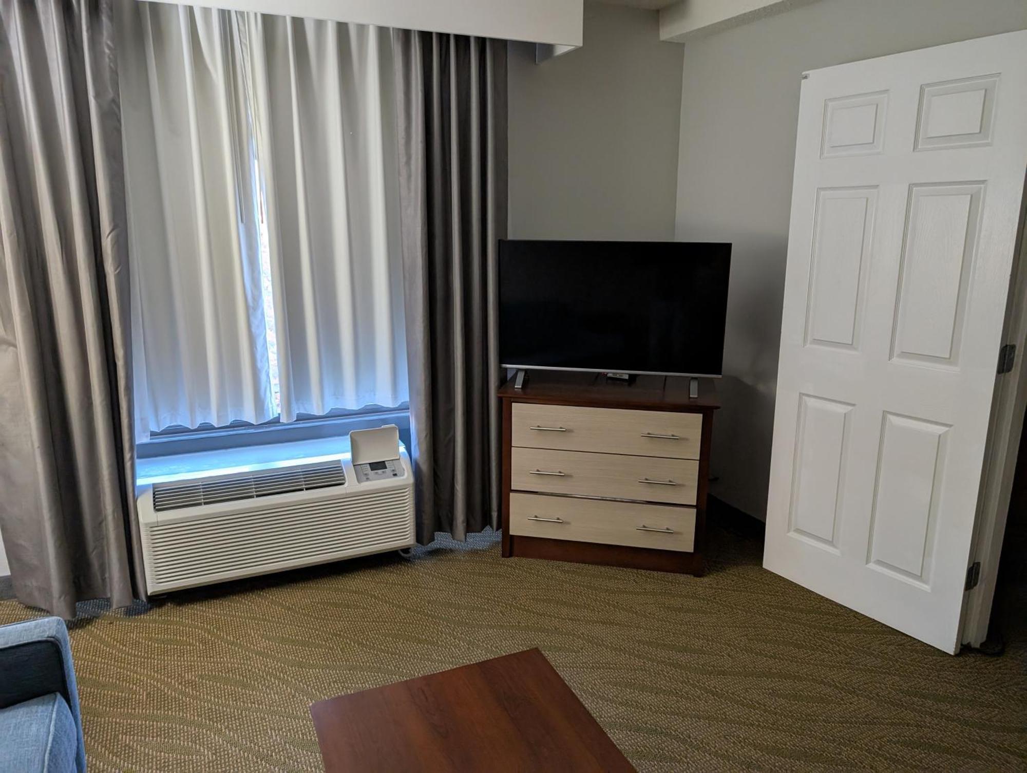 Wingate By Wyndham Chesapeake Hotel Exterior photo