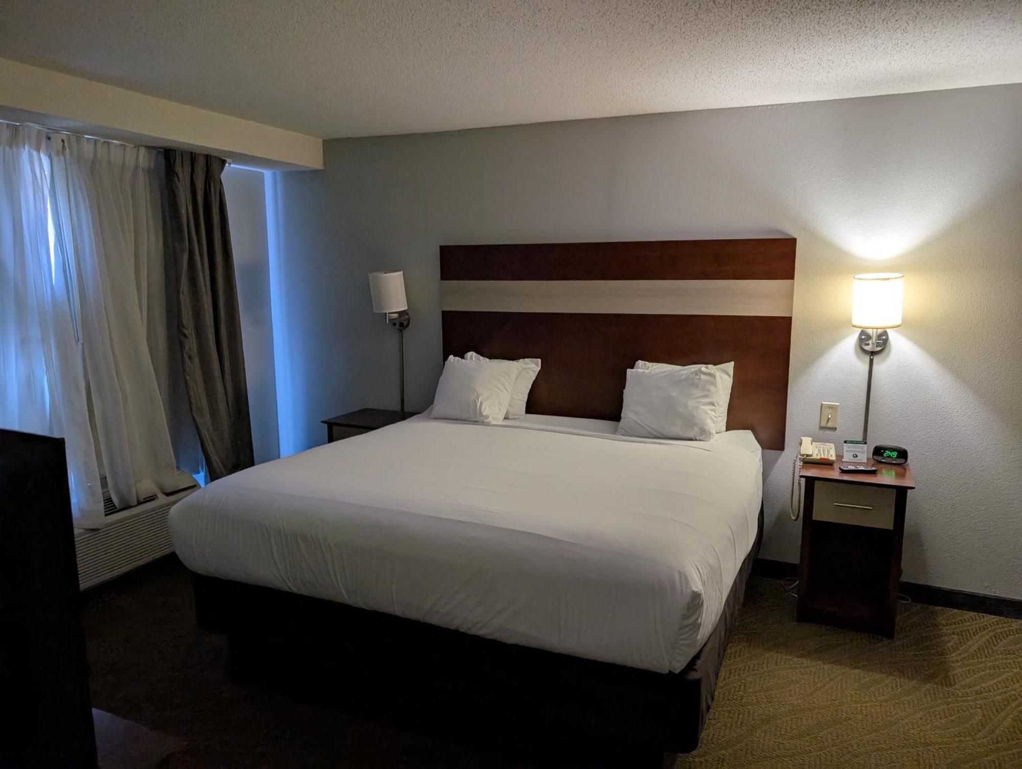 Wingate By Wyndham Chesapeake Hotel Exterior photo