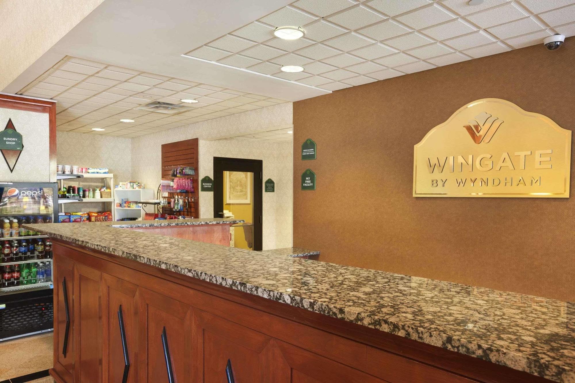 Wingate By Wyndham Chesapeake Hotel Exterior photo